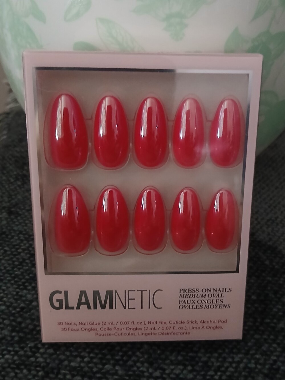 Glamnetic Press-On Nails Medium Oval Color ~ It Girl Red